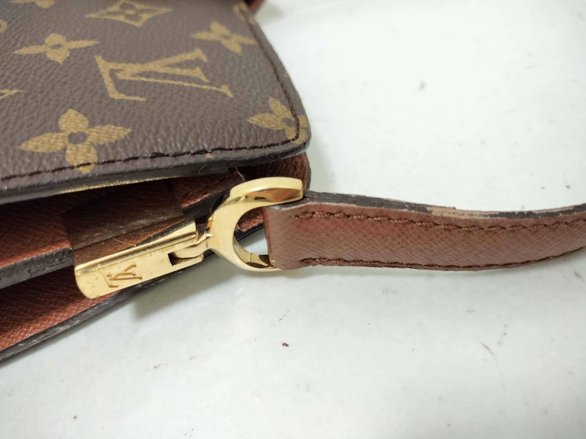 LOUIS VUITTON Monogram Louis Vuitton M51375 Courcelle VI0975 Shoulder Bag