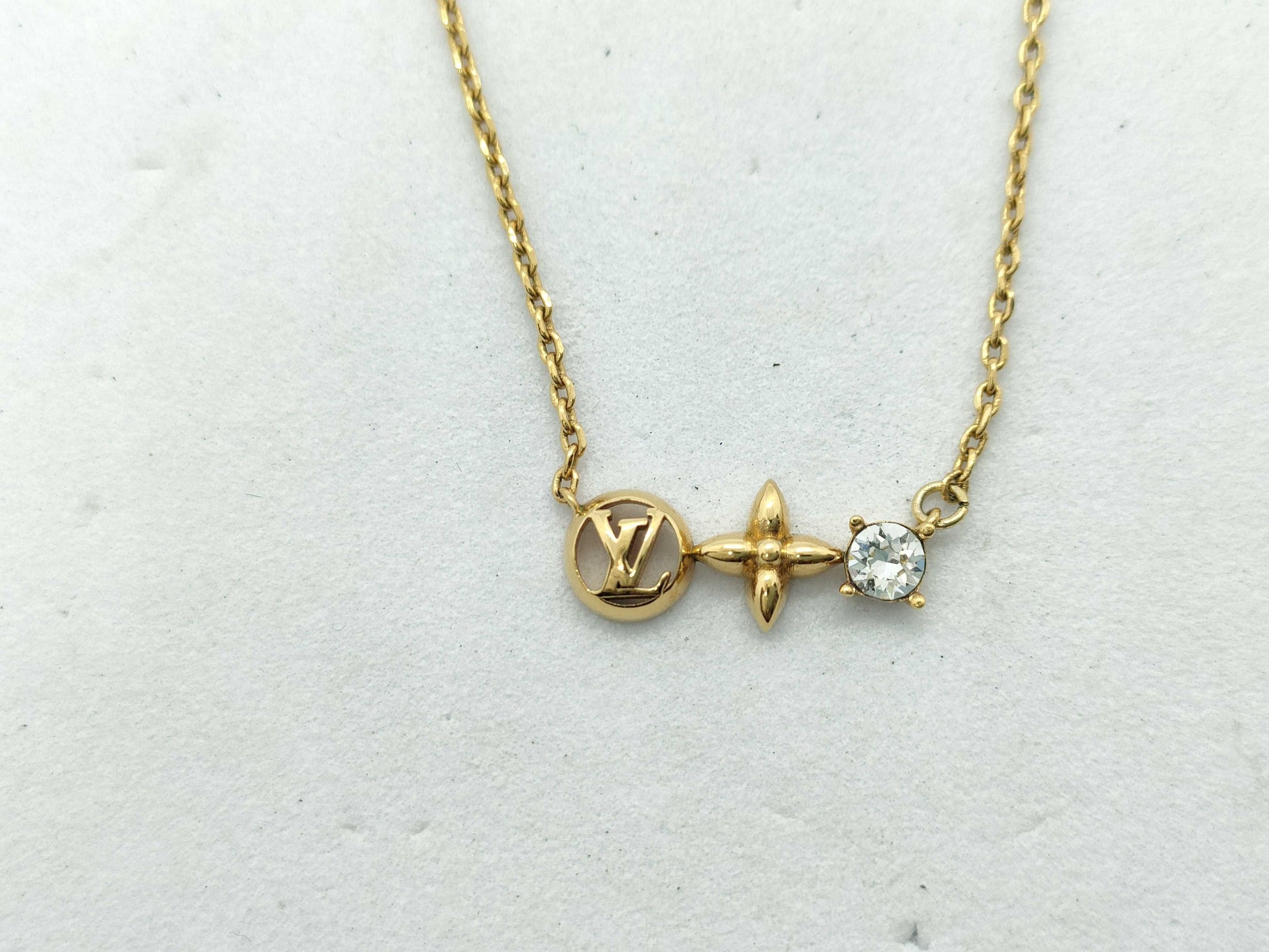 LOUIS VUITTON Collier Petit Louis M00368 Necklace