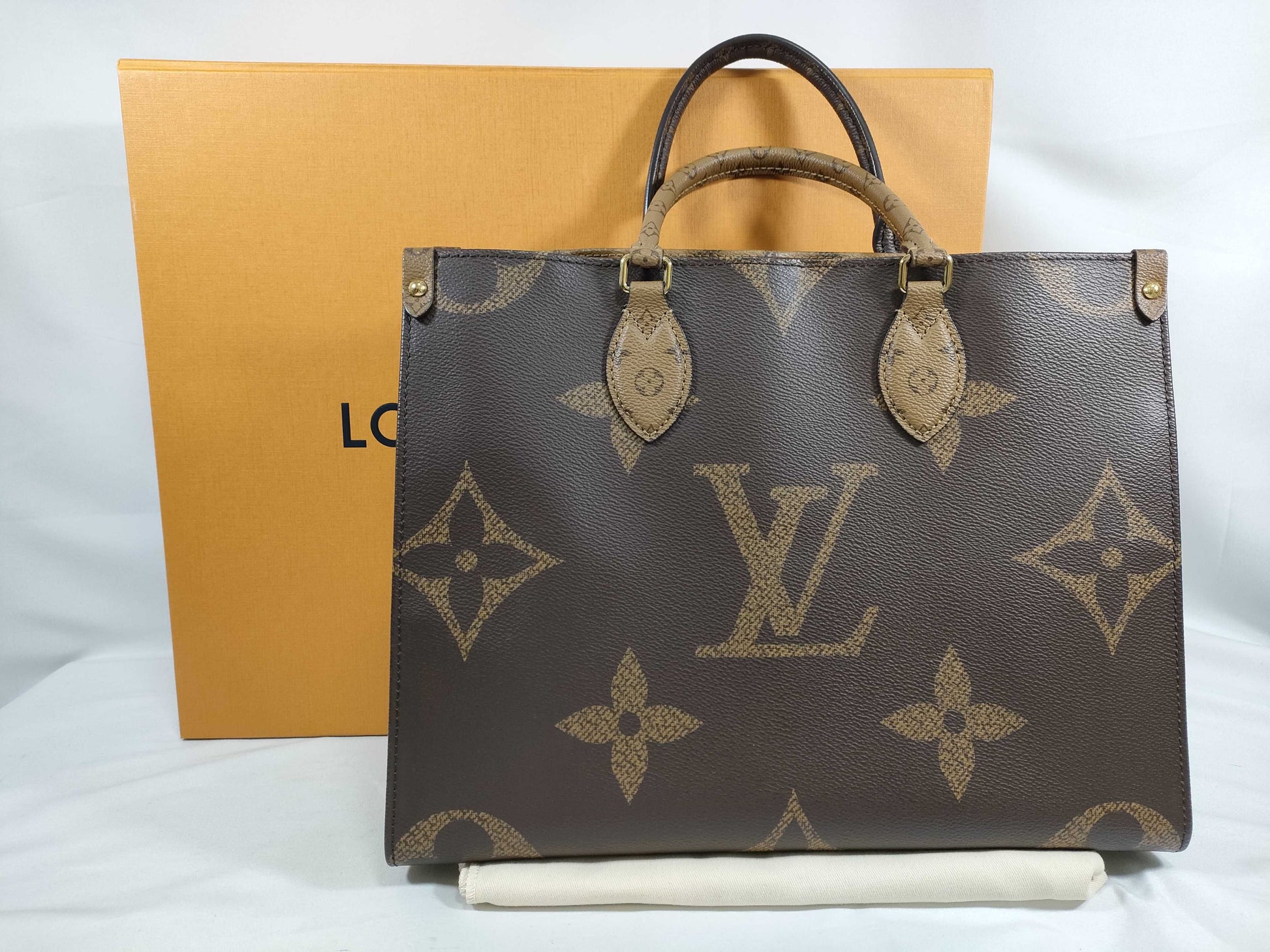 LOUIS VUITTON On the Go MM IC Chip Handbag