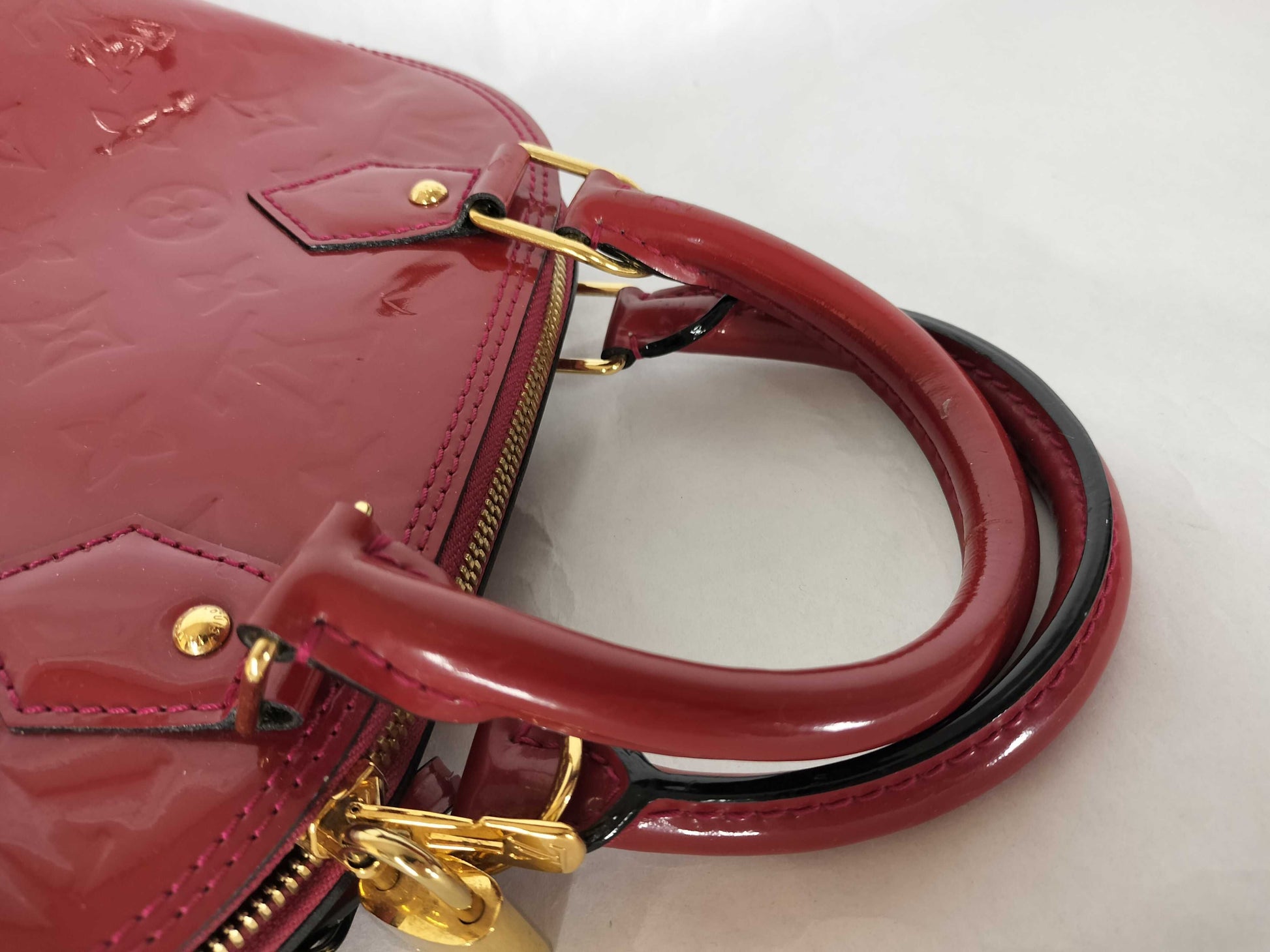 LOUIS VUITTON Vernis Louis Vuitton Enamel Alma BB Shoulder Bag