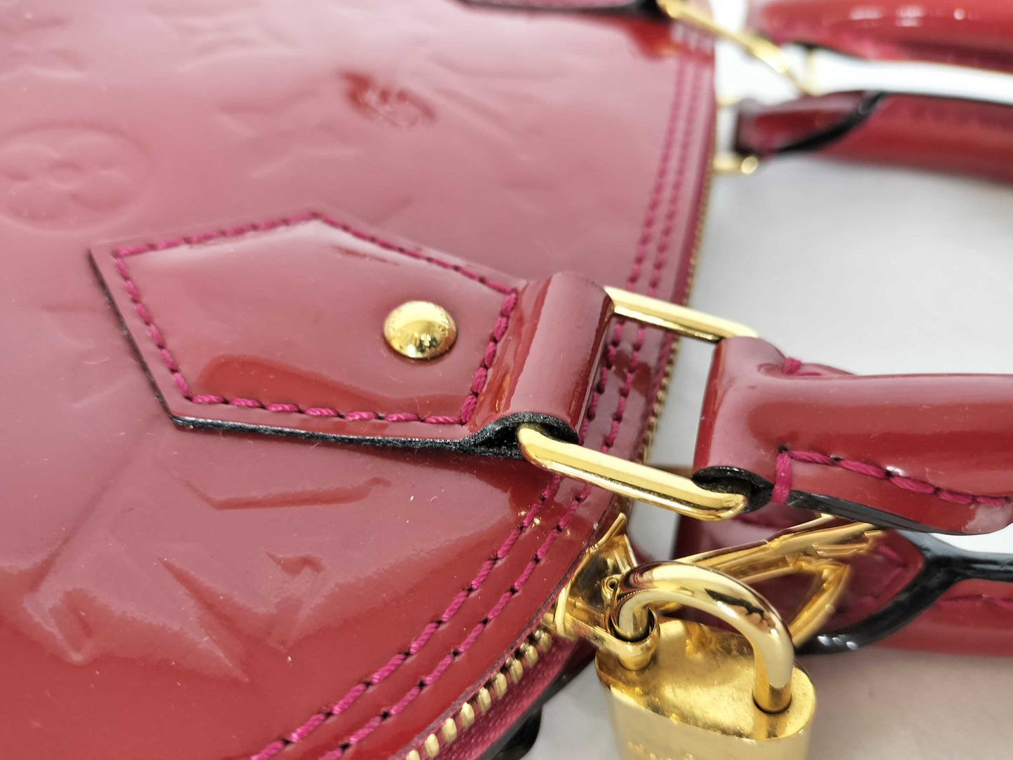 LOUIS VUITTON Vernis Louis Vuitton Enamel Alma BB Shoulder Bag