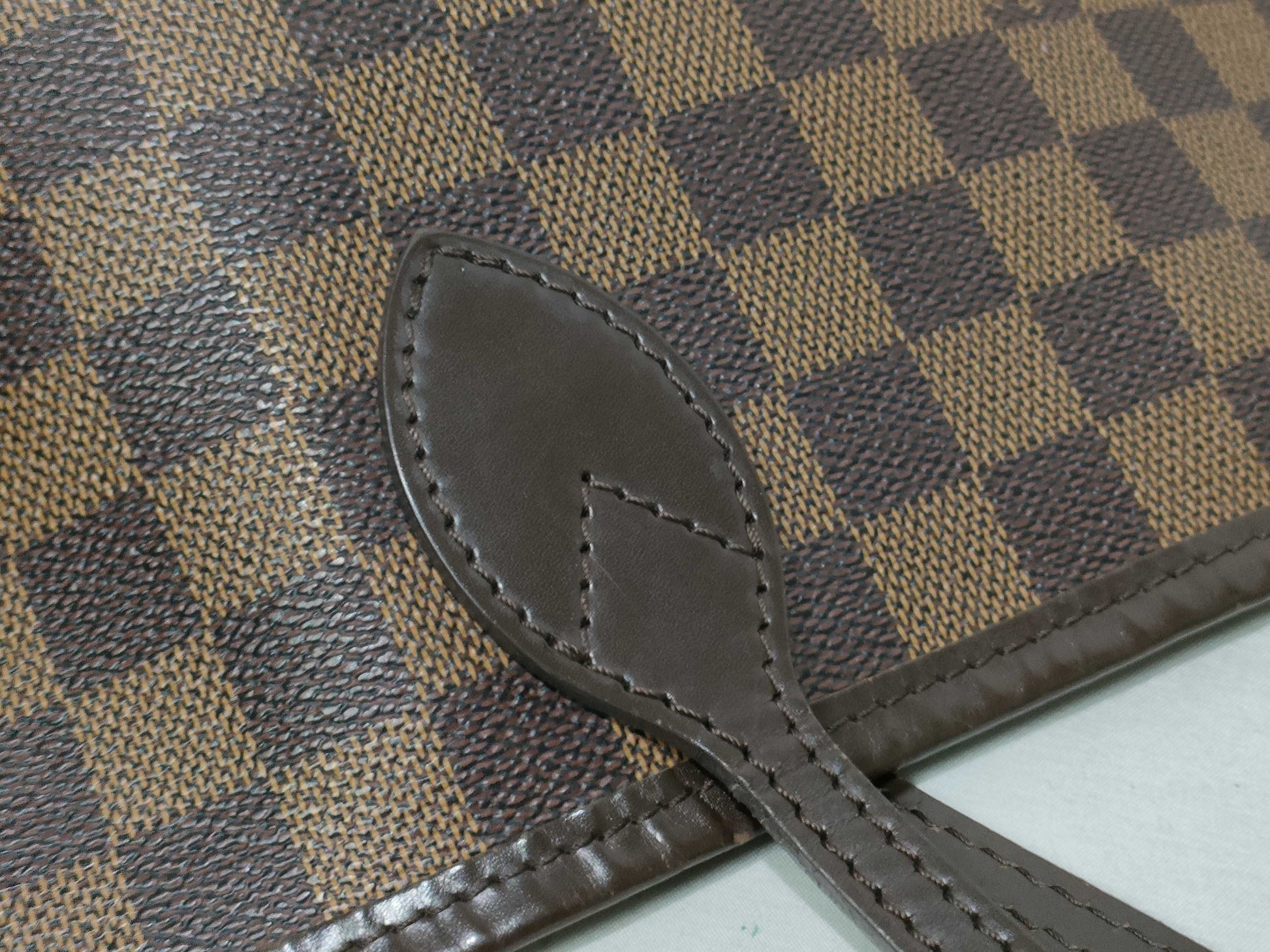LOUIS VUITTON Damier Louis Vuitton Never Full Tote Bag