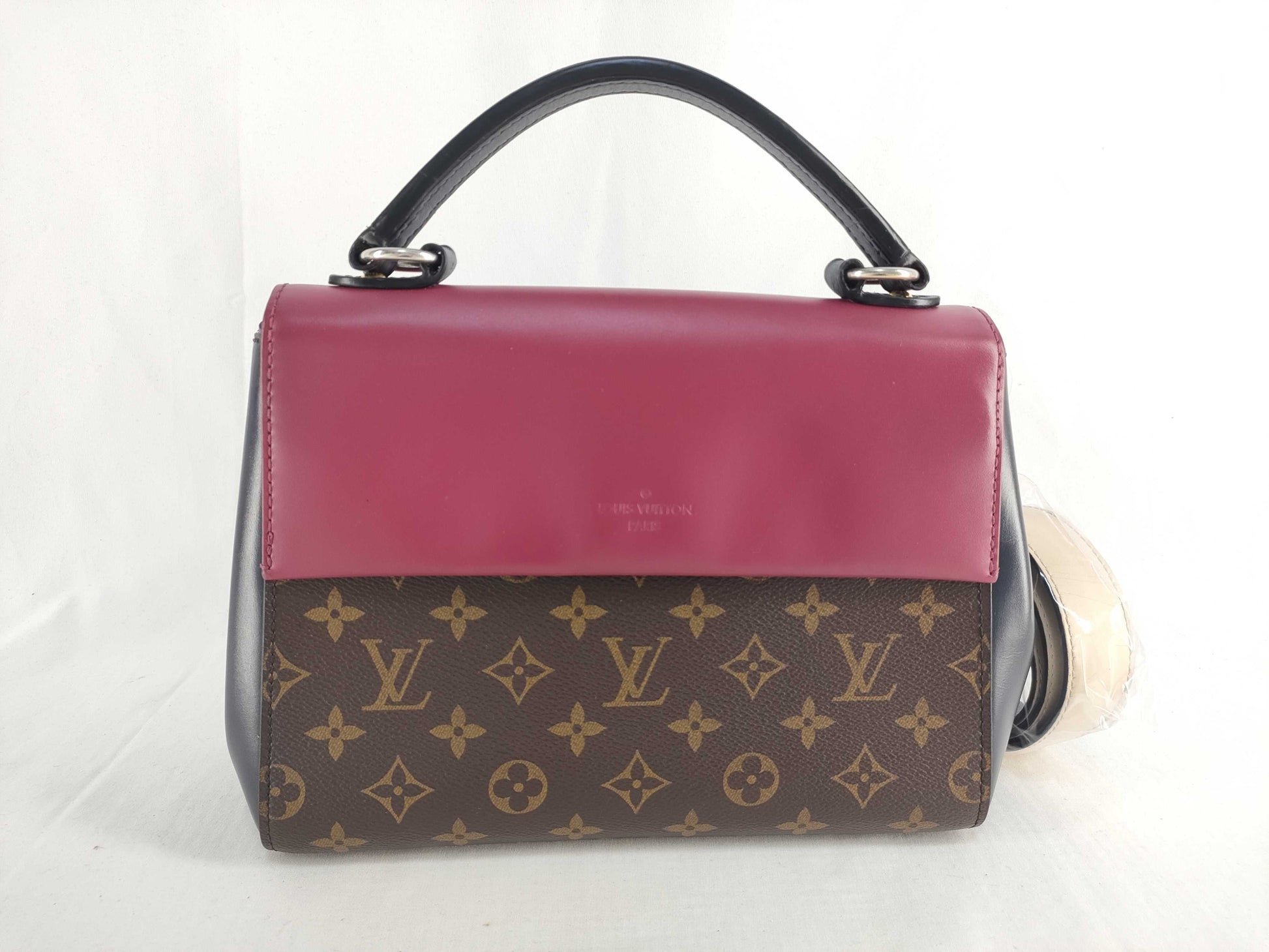 LOUIS VUITTON Monogram Louis Vuitton CLUNY Shoulder Bag Handbag