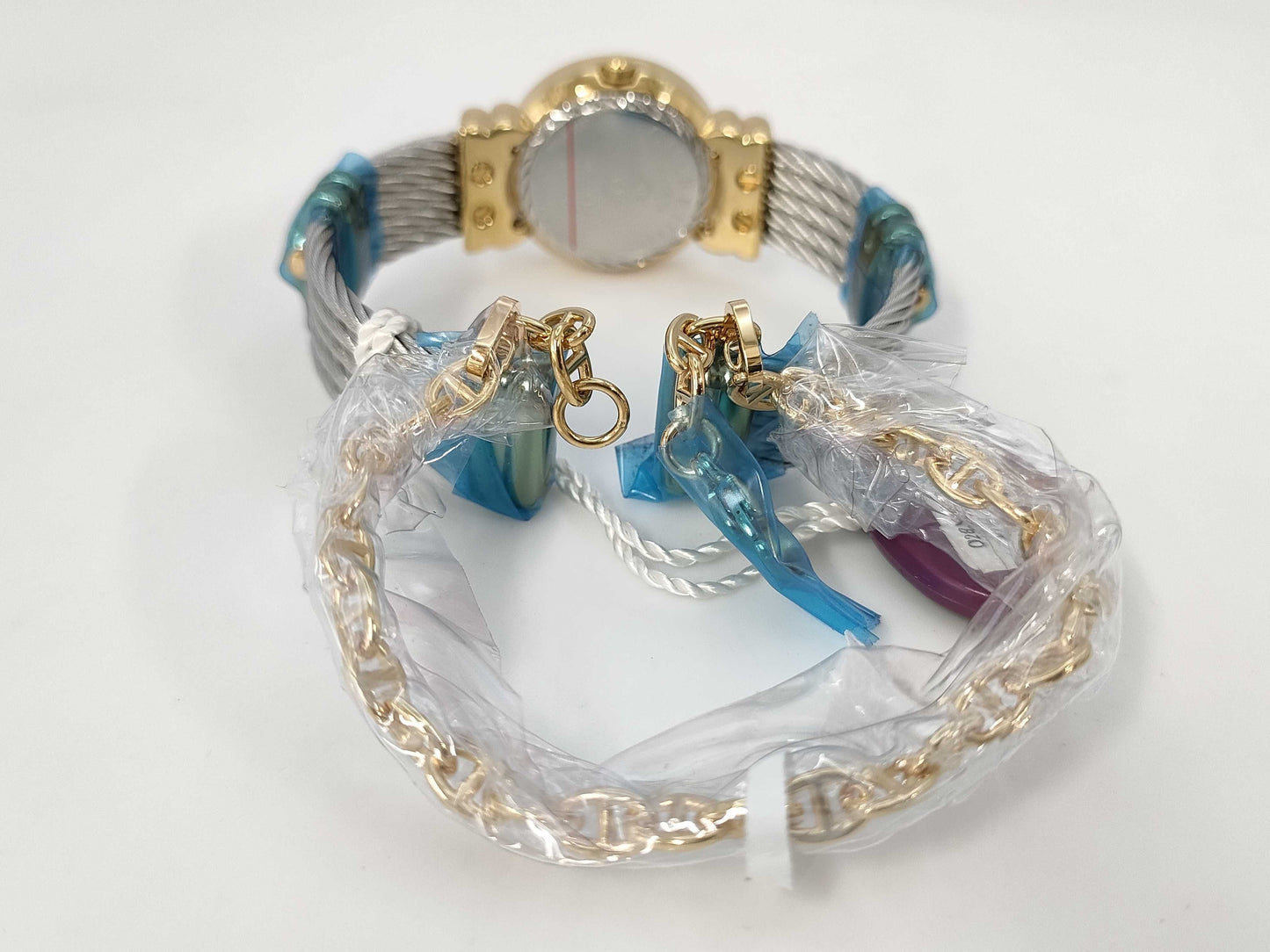 CHARRIOL 028YD1.540.577 P11542 Quartz Red Dial Partial White Shell Dial Women's Watch