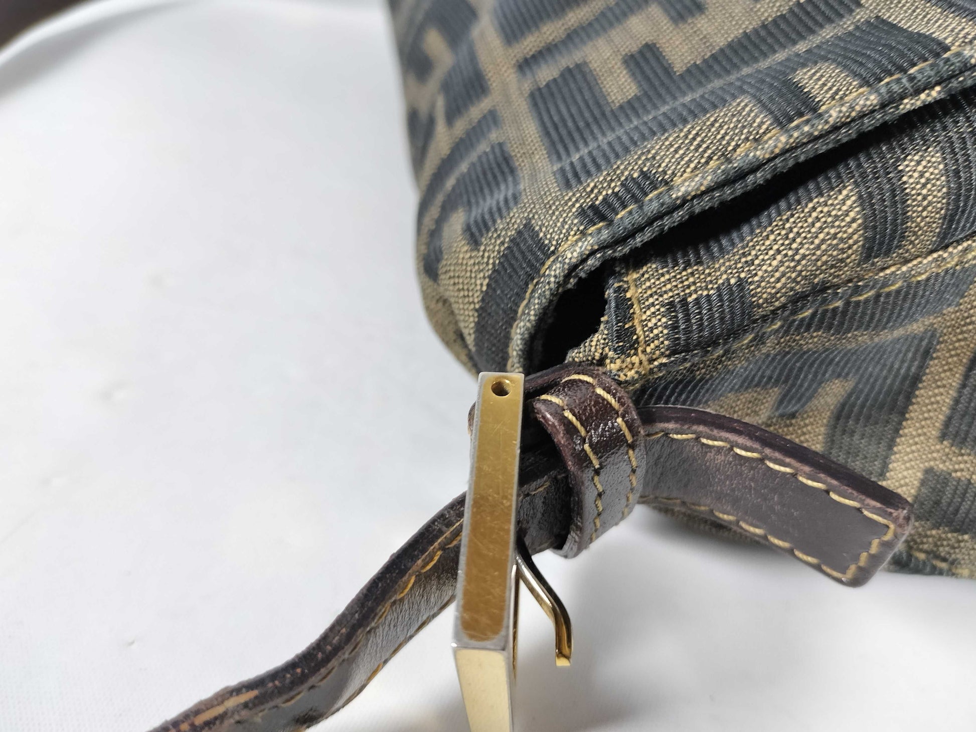 FENDI Mamma Bucket Shoulder Bag