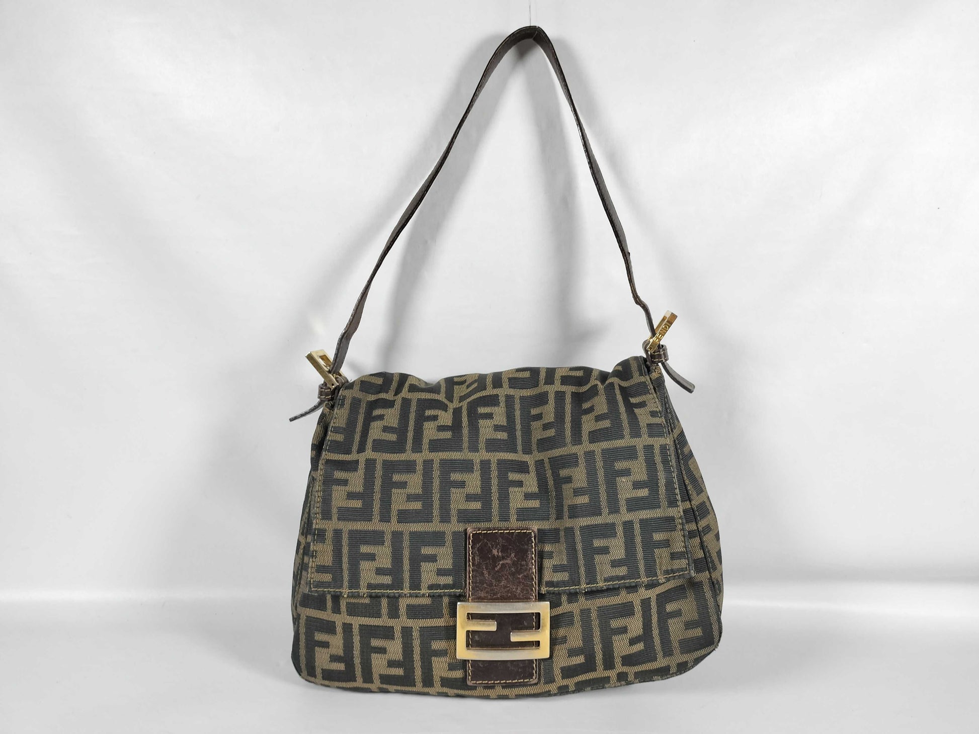 FENDI Mamma Bucket Shoulder Bag