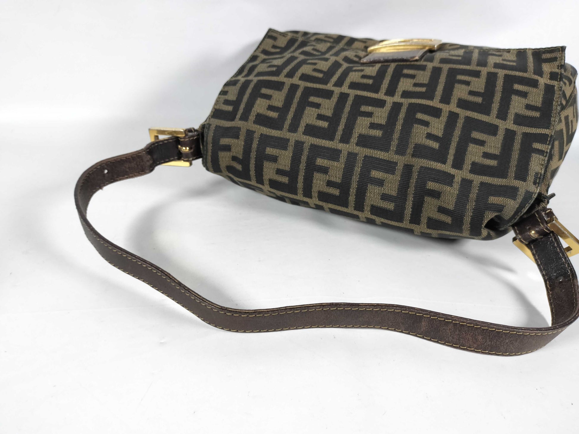 FENDI Mamma Bucket Shoulder Bag