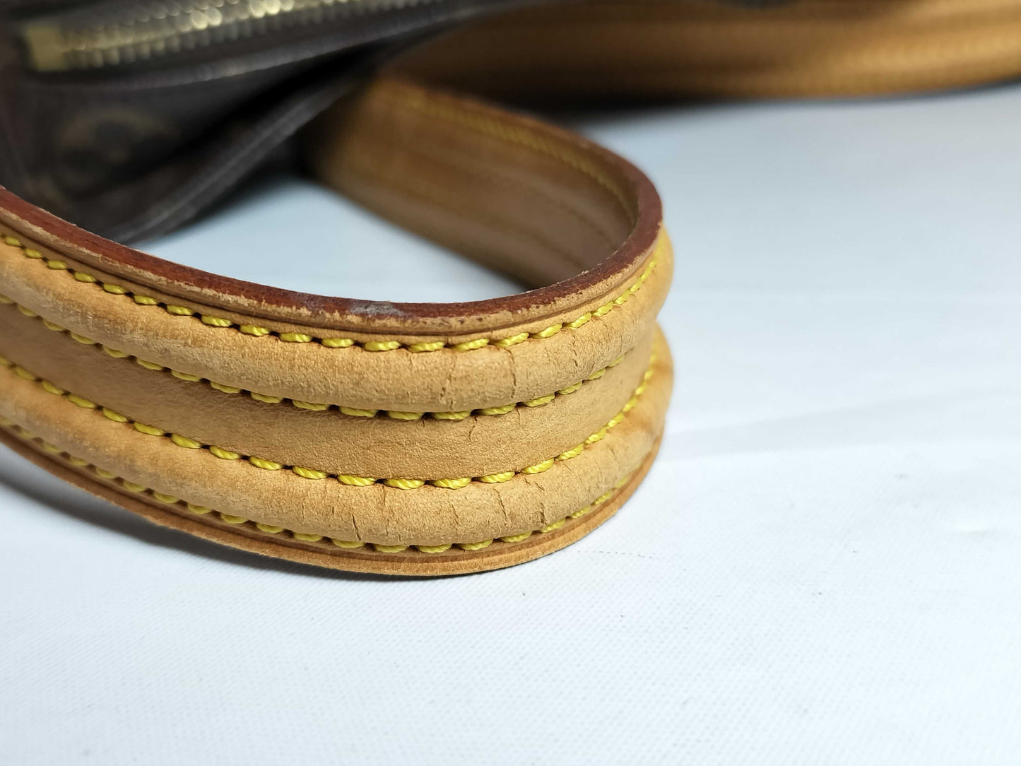 LOUIS VUITTON Monogram LOUIS VUITTON M51164 Monogram Viva Cite MM Shoulder Bag Shoulder Bag