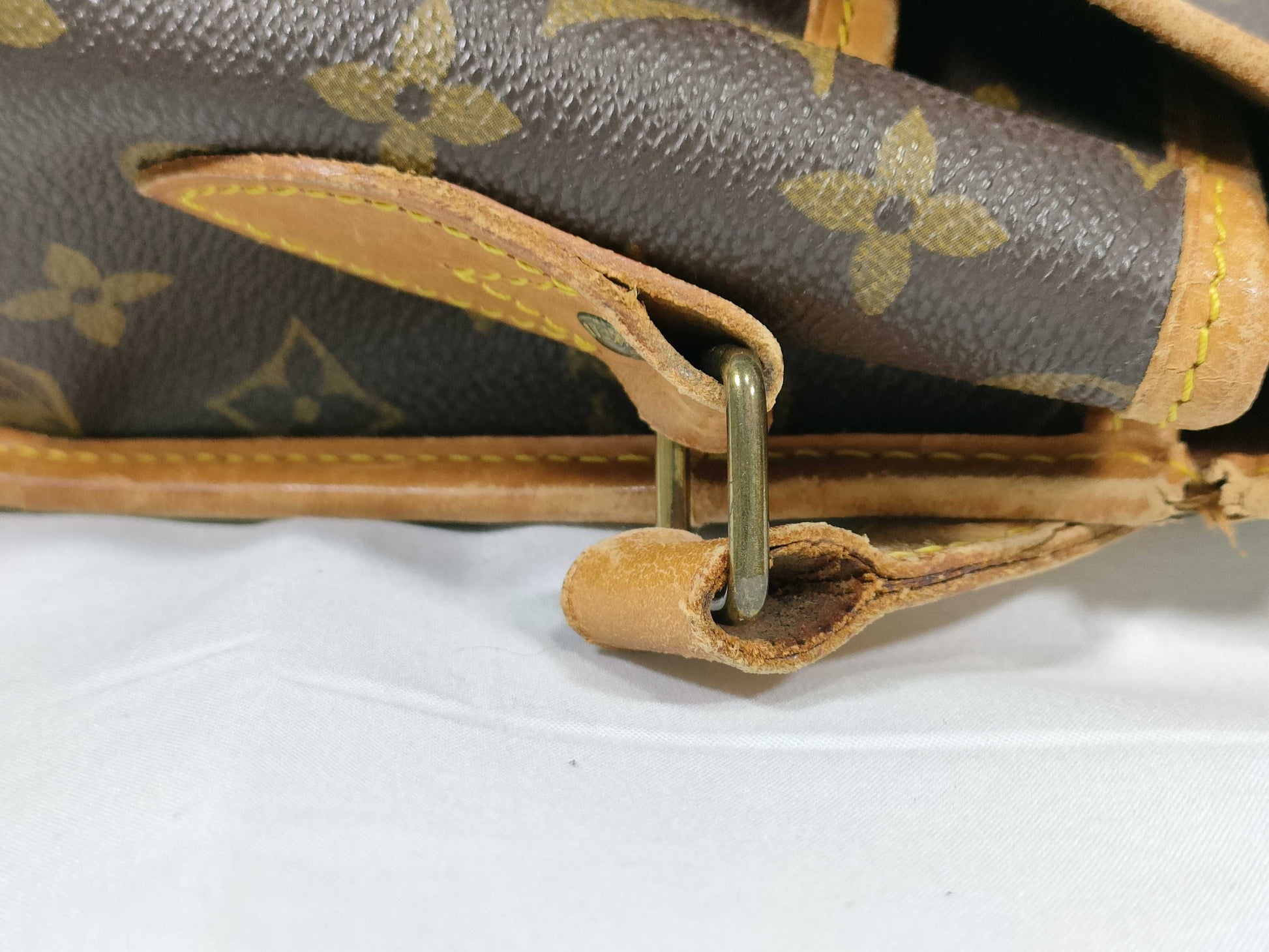 LOUIS VUITTON Monogram LV Shoulder Bag