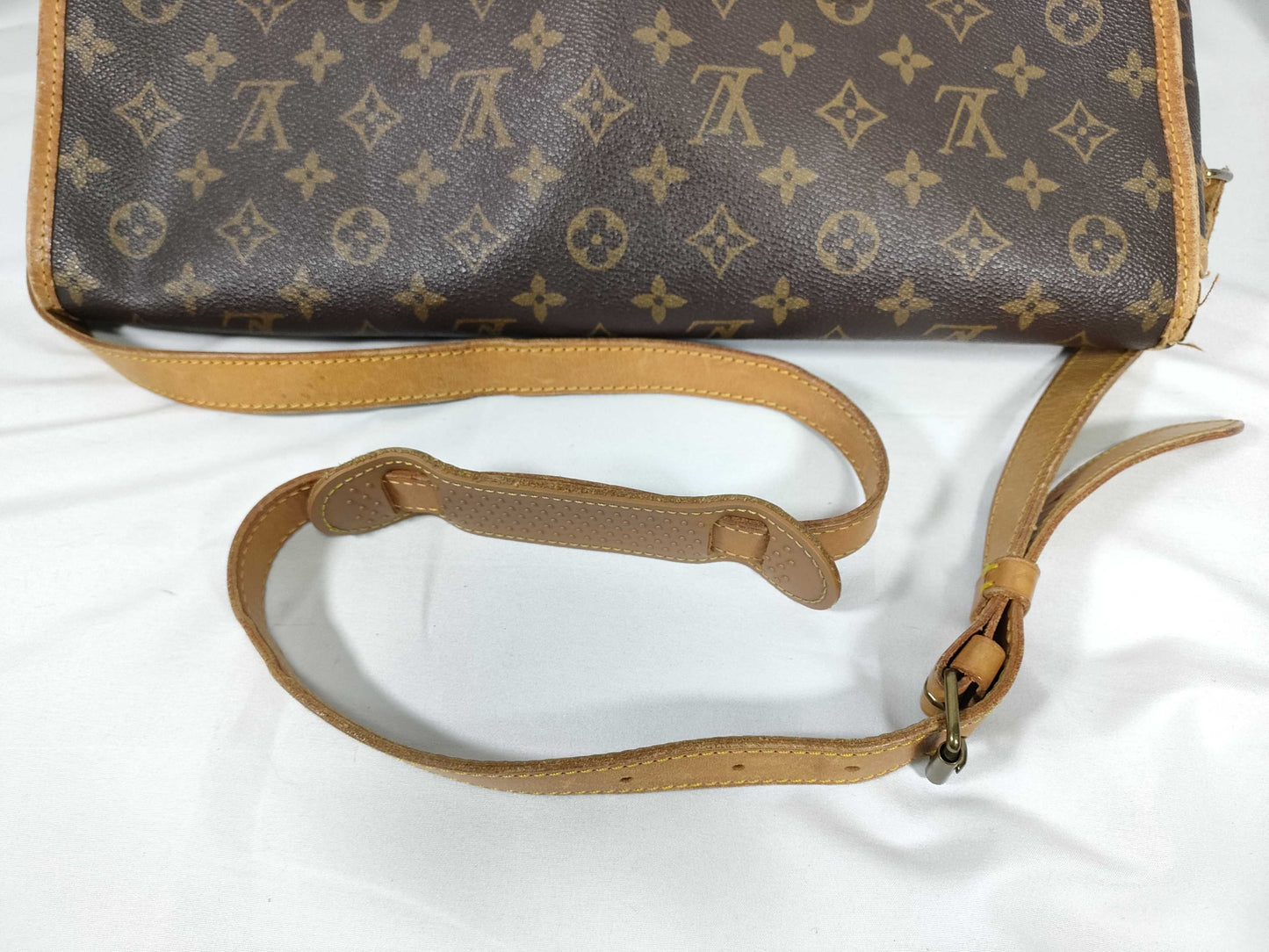 LOUIS VUITTON Monogram LV Shoulder Bag