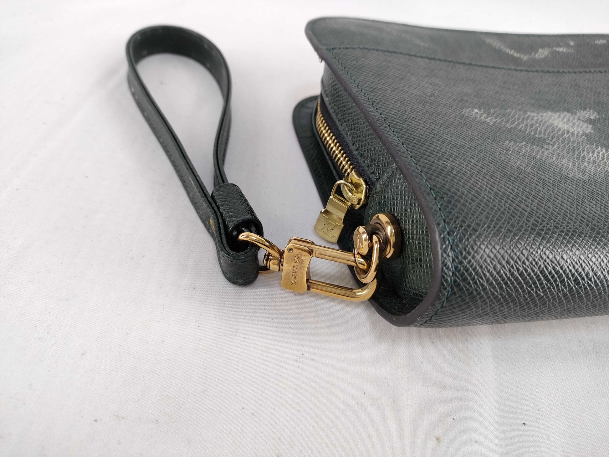 LOUIS VUITTON Taiga Taiga Baikal Clutch Bag