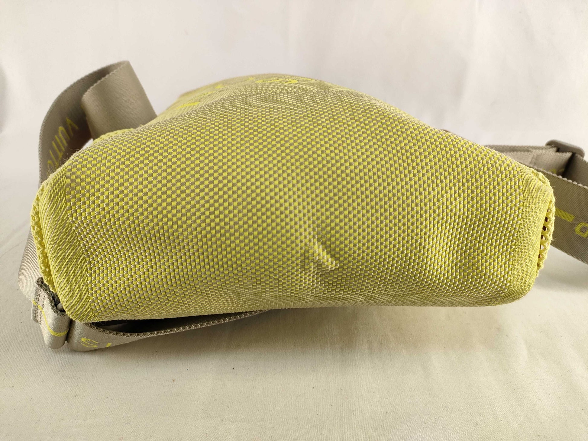 LOUIS VUITTON Damier Jean Weatherly Jean -- Shoulder Bag