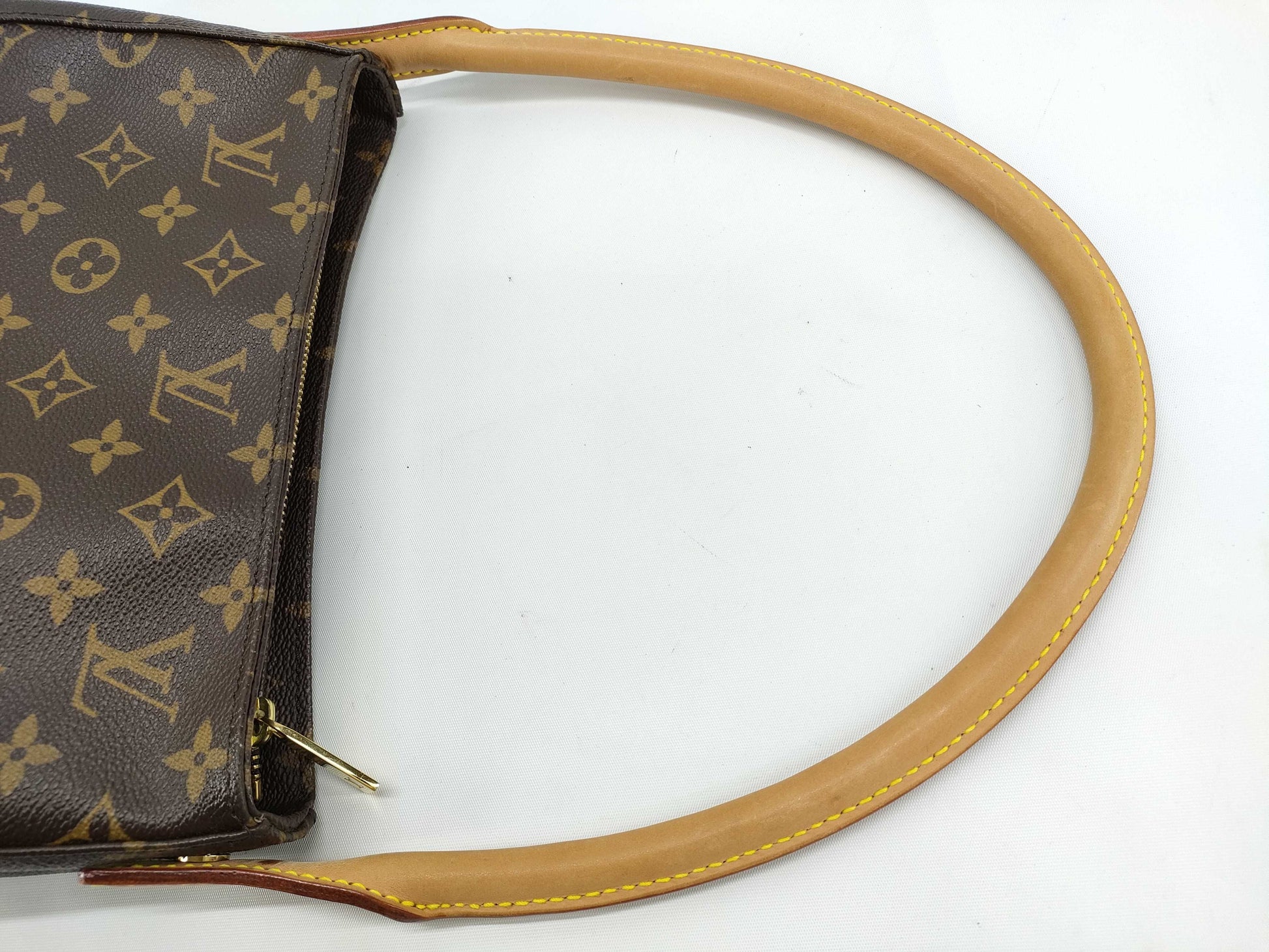 LOUIS VUITTON Monogram LOUIS VUITTON Monogram Looping MM M51146 Shoulder Bag