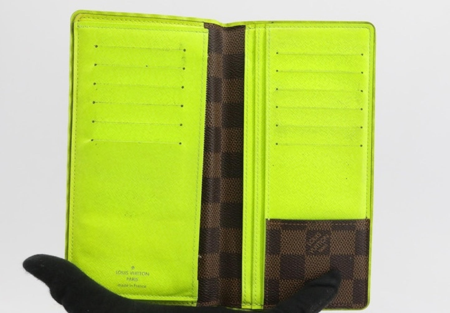 LOUIS VUITTON Damier Wallet Bag