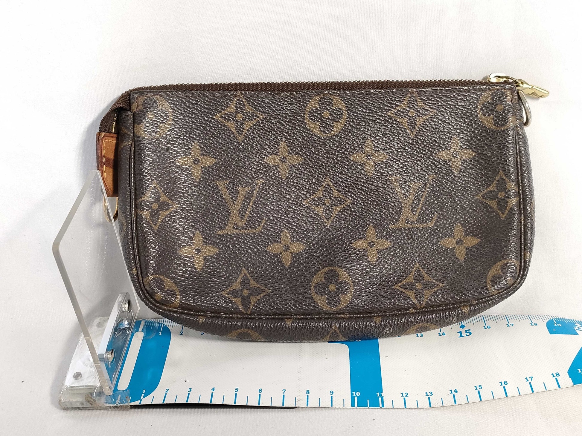 LOUIS VUITTON Monogram LV Small Pouch