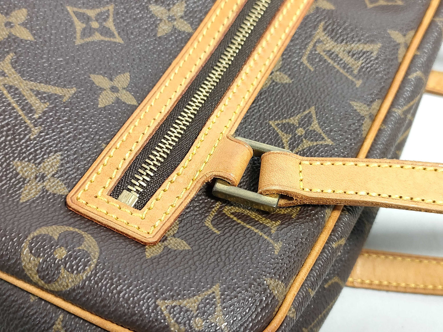 LOUIS VUITTON Monogram LV Monogram Cite Shoulder Bag