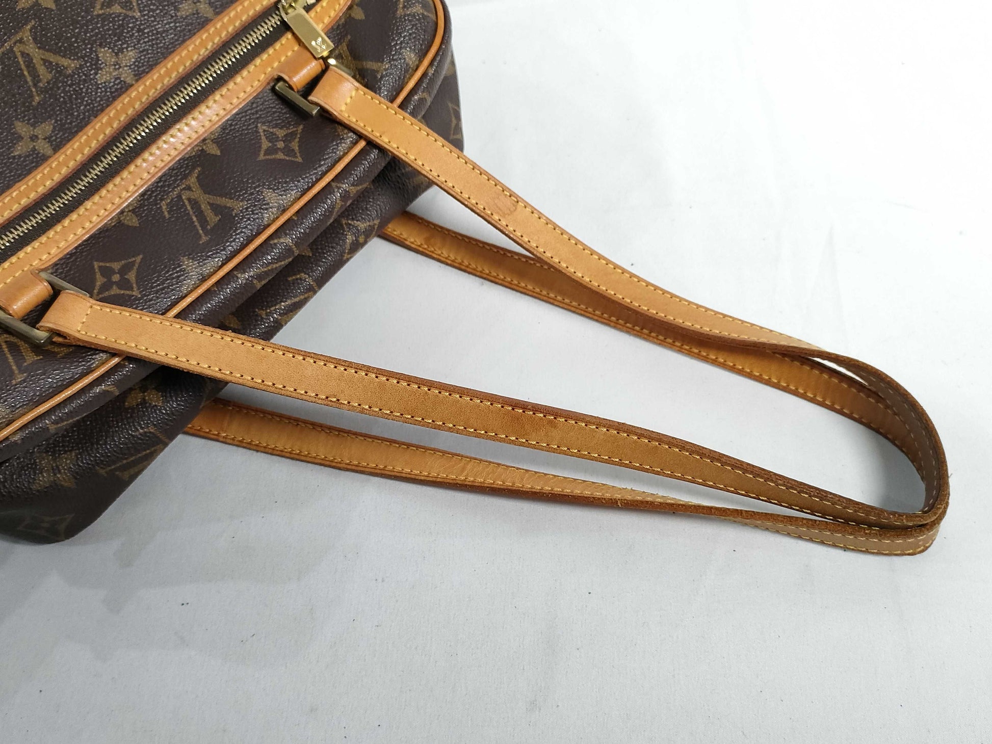 LOUIS VUITTON Monogram LV Monogram Cite Shoulder Bag