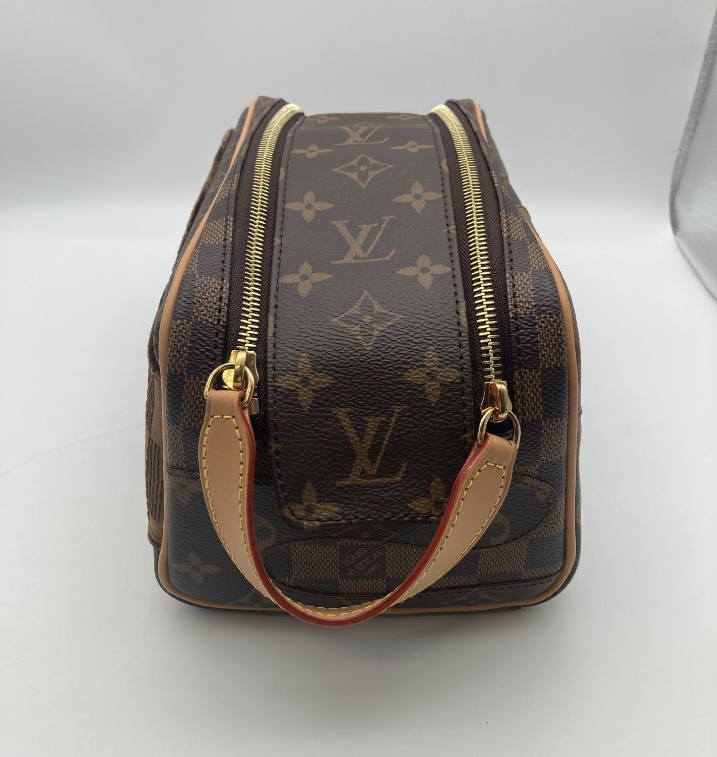 LOUIS VUITTON Dopp Kit Second Bag