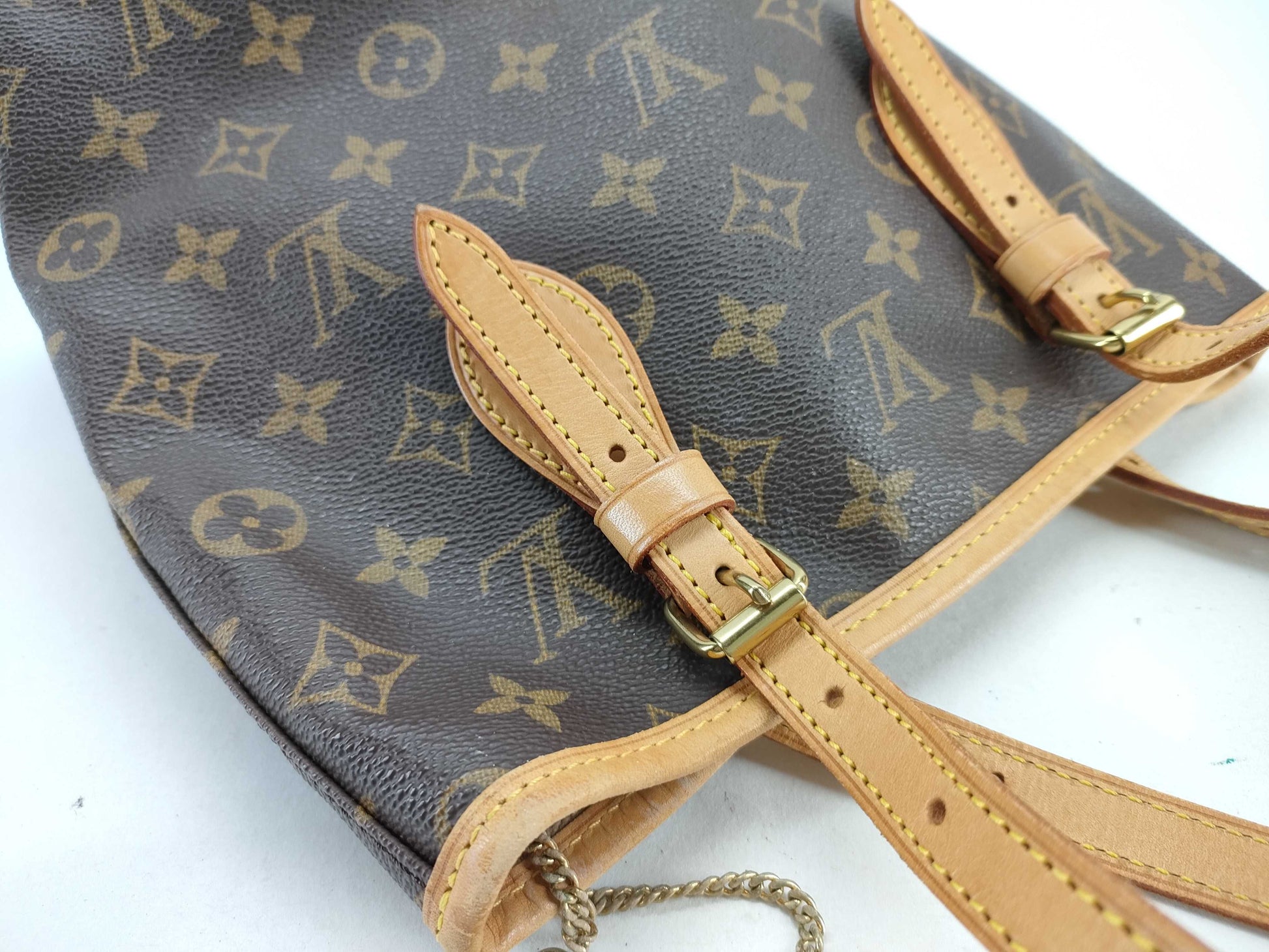 LOUIS VUITTON Monogram LV Bucket VI1918 Tote Bag