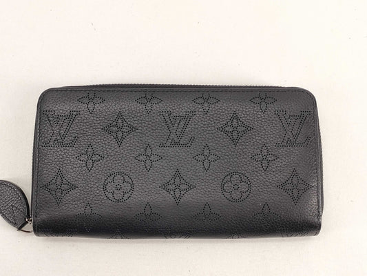 LOUIS VUITTON Mahina Zippy Wallet M61867 Wallet