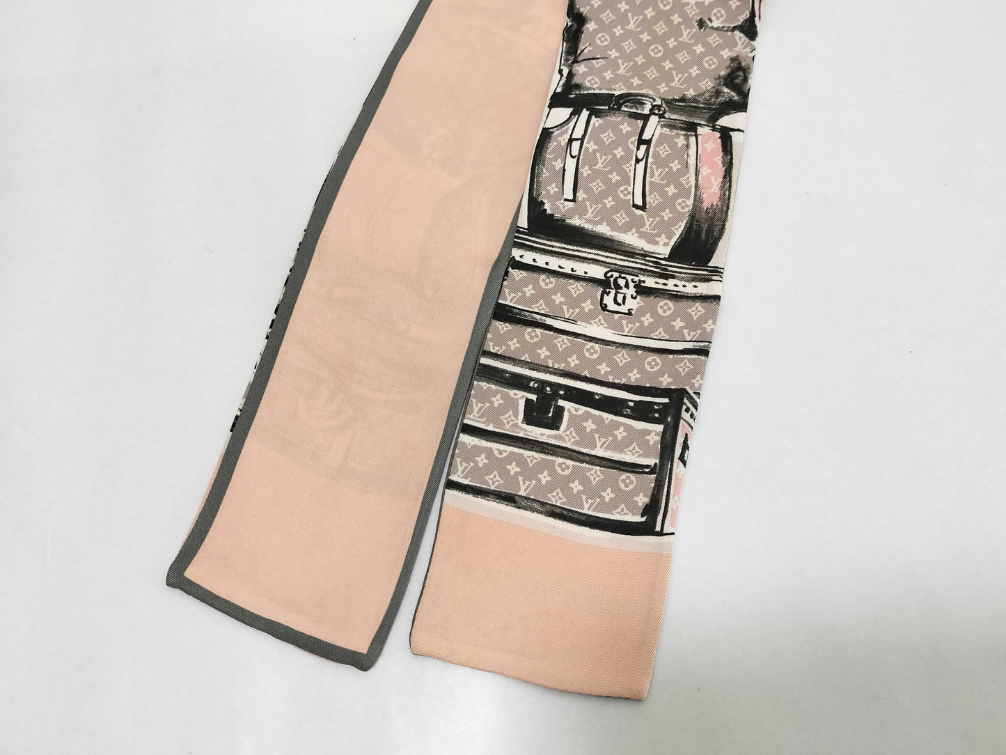 LOUIS VUITTON Vuitton Bandeau Trunk M73965 Monogram Confidential Twiley Scarf Scarf