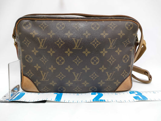 LOUIS VUITTON Monogram Trocadero 28 M51274 Shoulder Bag