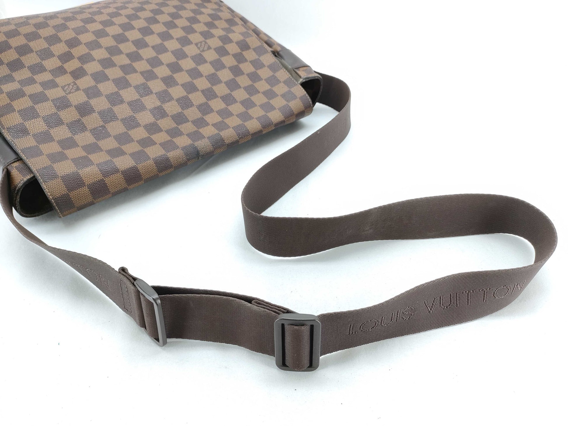 LOUIS VUITTON Damier Bastille Shoulder Bag