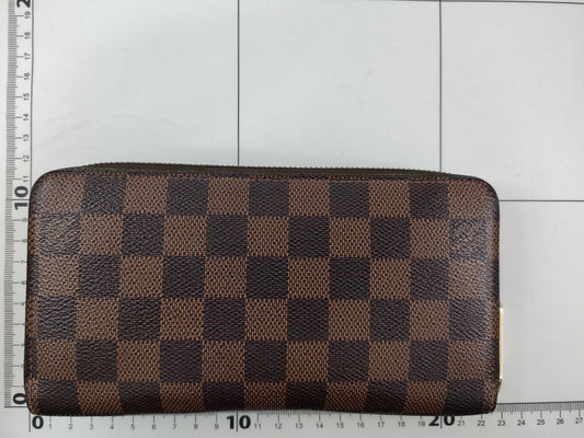 LOUIS VUITTON Damier LV Zippy Wallet N60046 Damier Wallet
