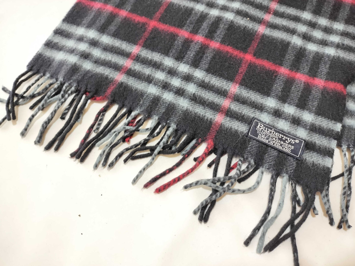 Burberrys Fringe Scarf, Nova Check, Made in England, 100% Cashmere, Navy