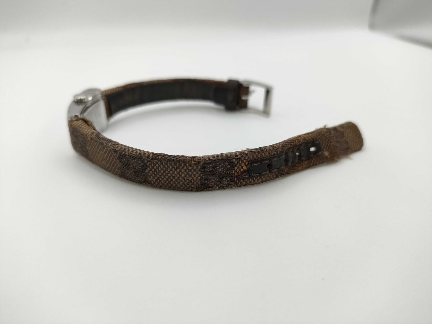 GUCCI 8600L Z6354 0011111 Quartz Women's Watch