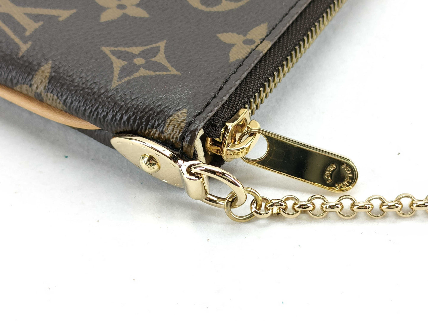 LOUIS VUITTON Monogram LV Monogram Pochette Mira MM VI2078 Pouch