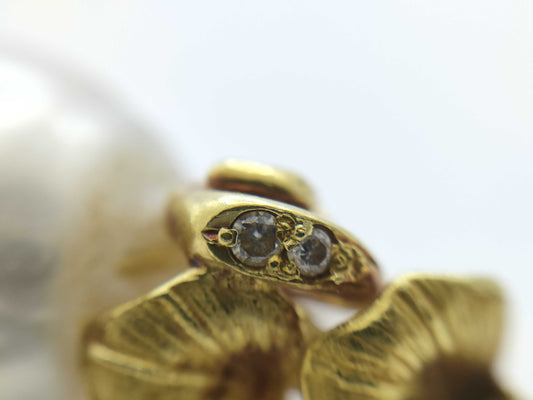 Semi-round pearl, diameter approximately 13.9mm, D0.04ct, 18K gold, 5.8g, pendant top