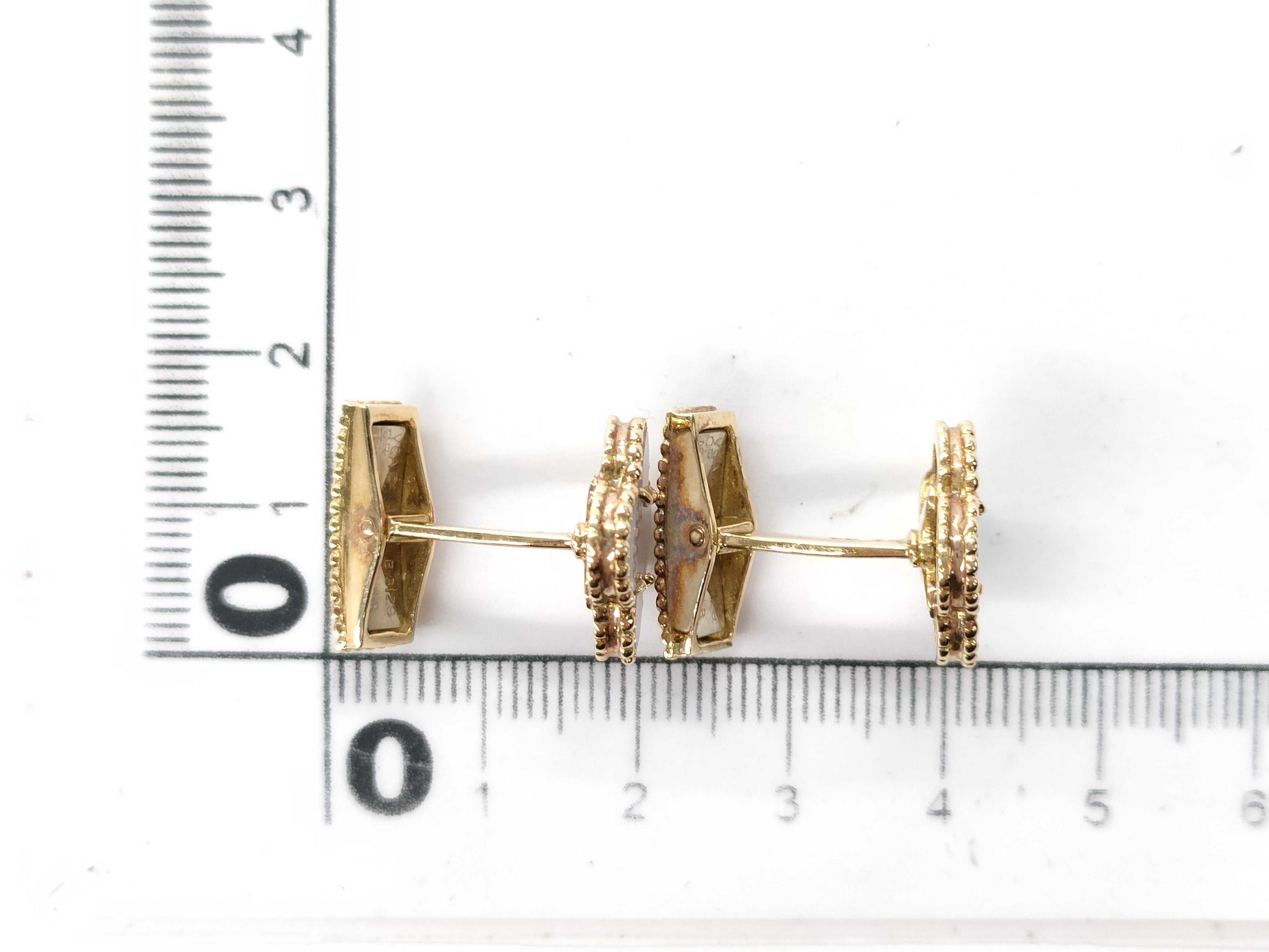 Van Cleef & Arpels Vintage Alhambra Mother-of-Pearl Yellow Gold 18Kt 9.3g Tie Clip/Cufflinks