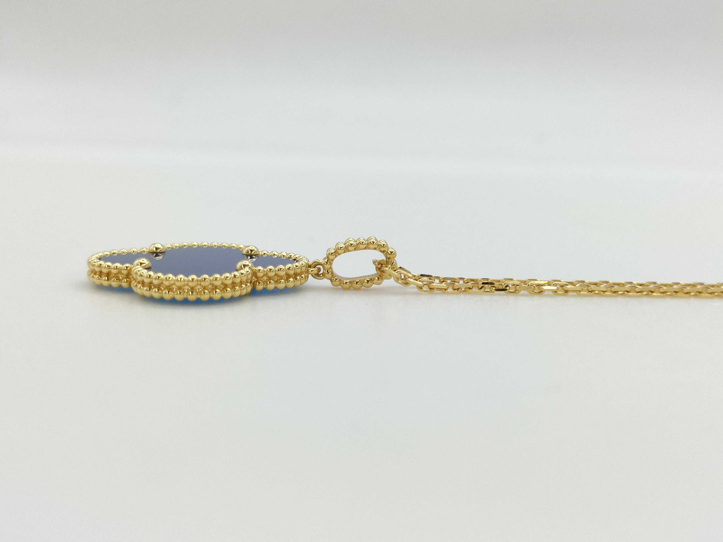 Van Cleef & Arpels Magic Alhambra Blue Agate Necklace in Yellow Gold and Au750, 16.3g