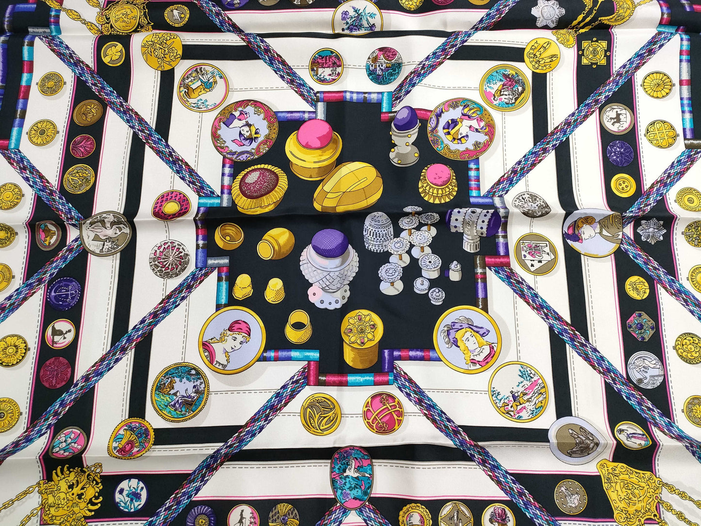 HERMES Carre HERMES Scarf Scarf