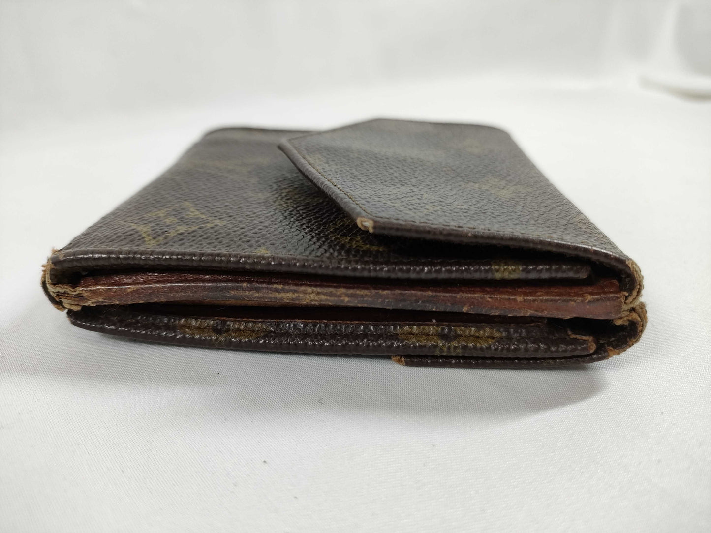 LOUIS VUITTON Louis Vuitton Porte Monnaie Bi-Eye Carte Credit Monogram Wallet with Gold Hardware M61660