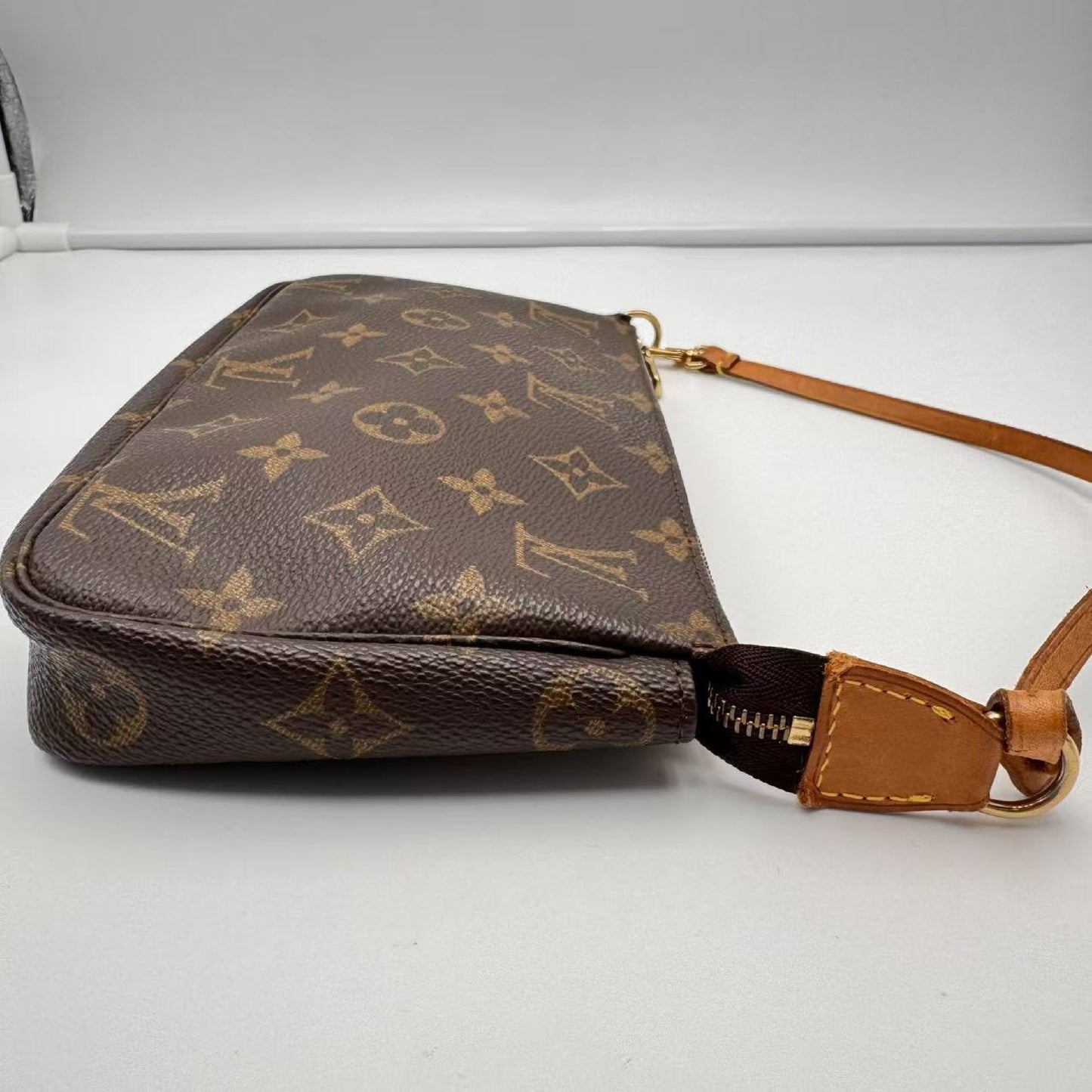 LOUIS VUITTON LOUIS VUITTON Pochette Accessoir Handbag