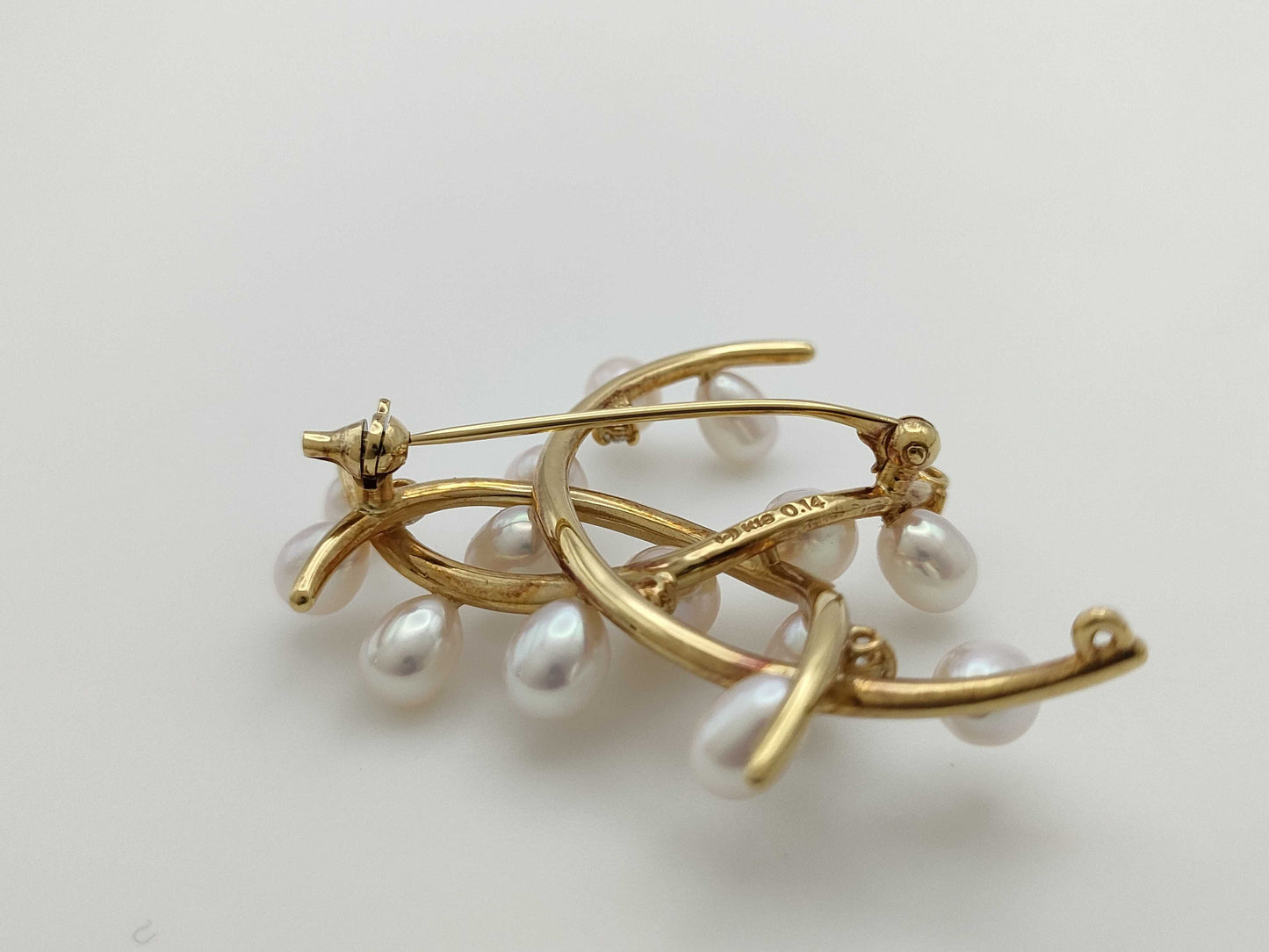 TASAKI Semi-Round Pearl, Diameter 4.4-5.5mm, D0.14ct, 18K Gold, 10.9g, Brooch
