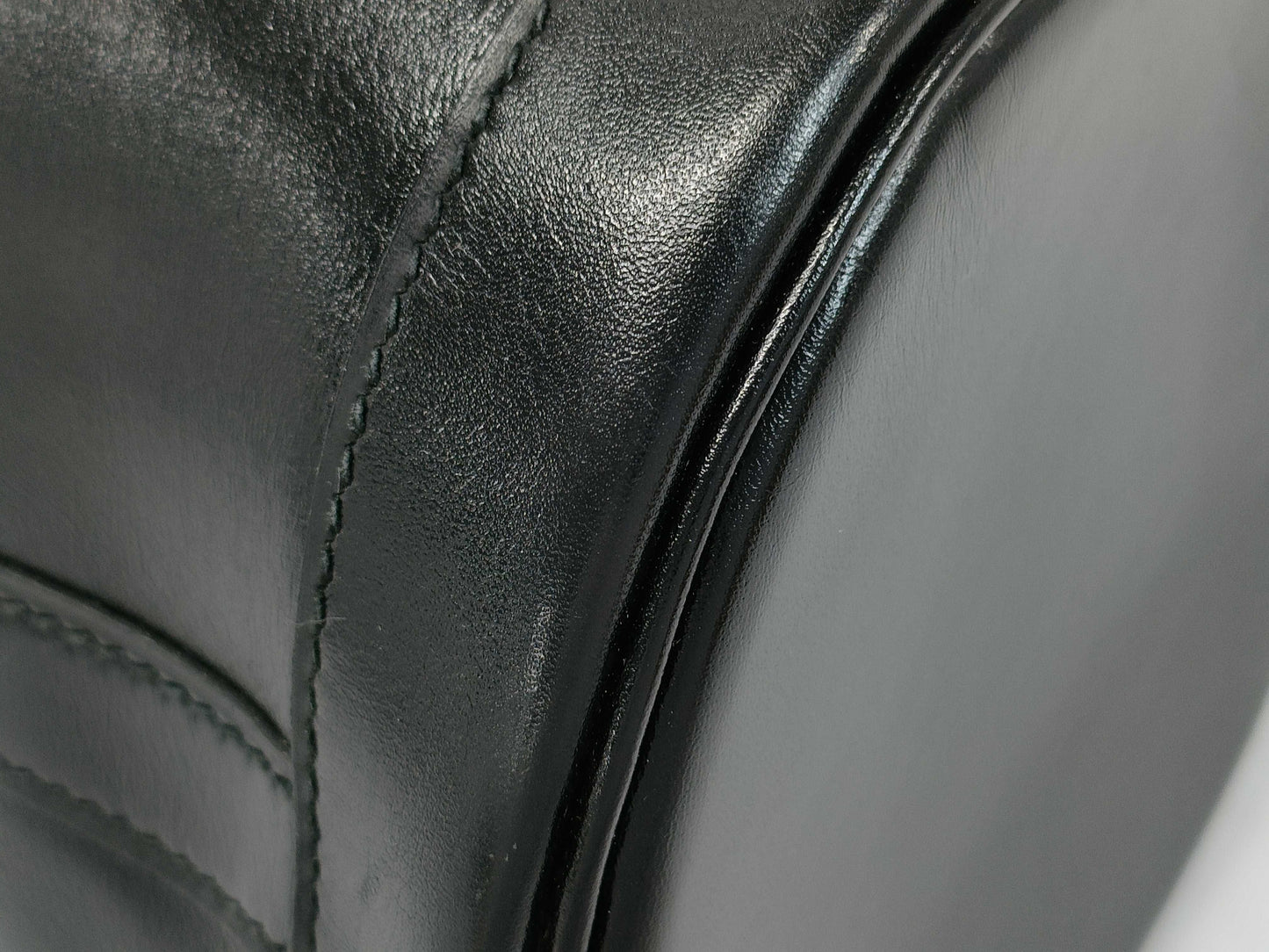 HERMES Small Rd Box Calf Handbag with 〇R Stamp