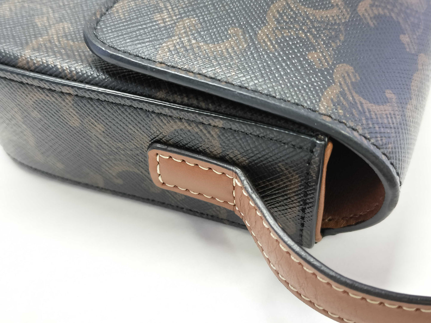 CELINE Claude Triomphe Shoulder Bag 194142/Black x Tan/Triomphe Canvas Shoulder Bag