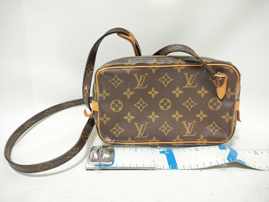 LOUIS VUITTON Monogram Louis Vuitton Pochette Marly Bandouliere Shoulder Bag
