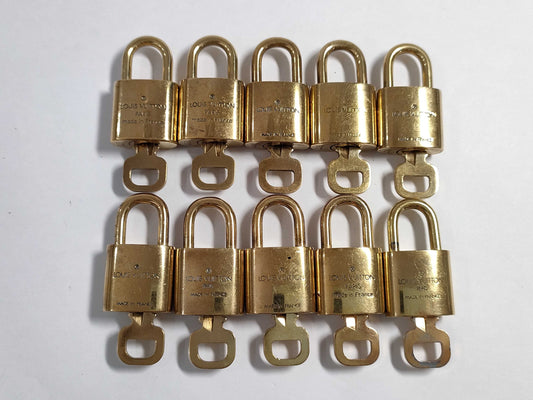 LOUIS VUITTON Cadena & Key x 10 Other Accessories