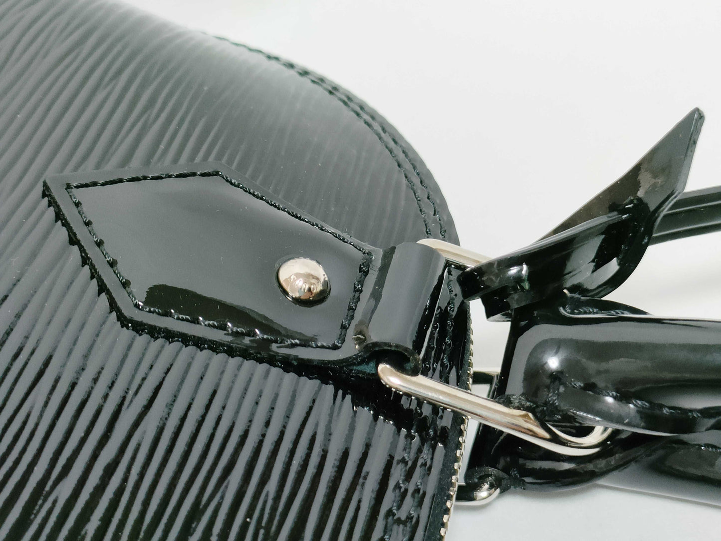 LOUIS VUITTON Epi LV Alma Epi Handbag