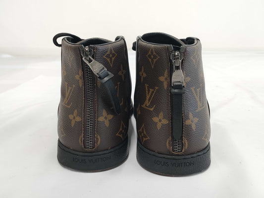LOUIS VUITTON Louis Vuitton Line Monogram High-Top Sneakers Size 6.5 Sneakers