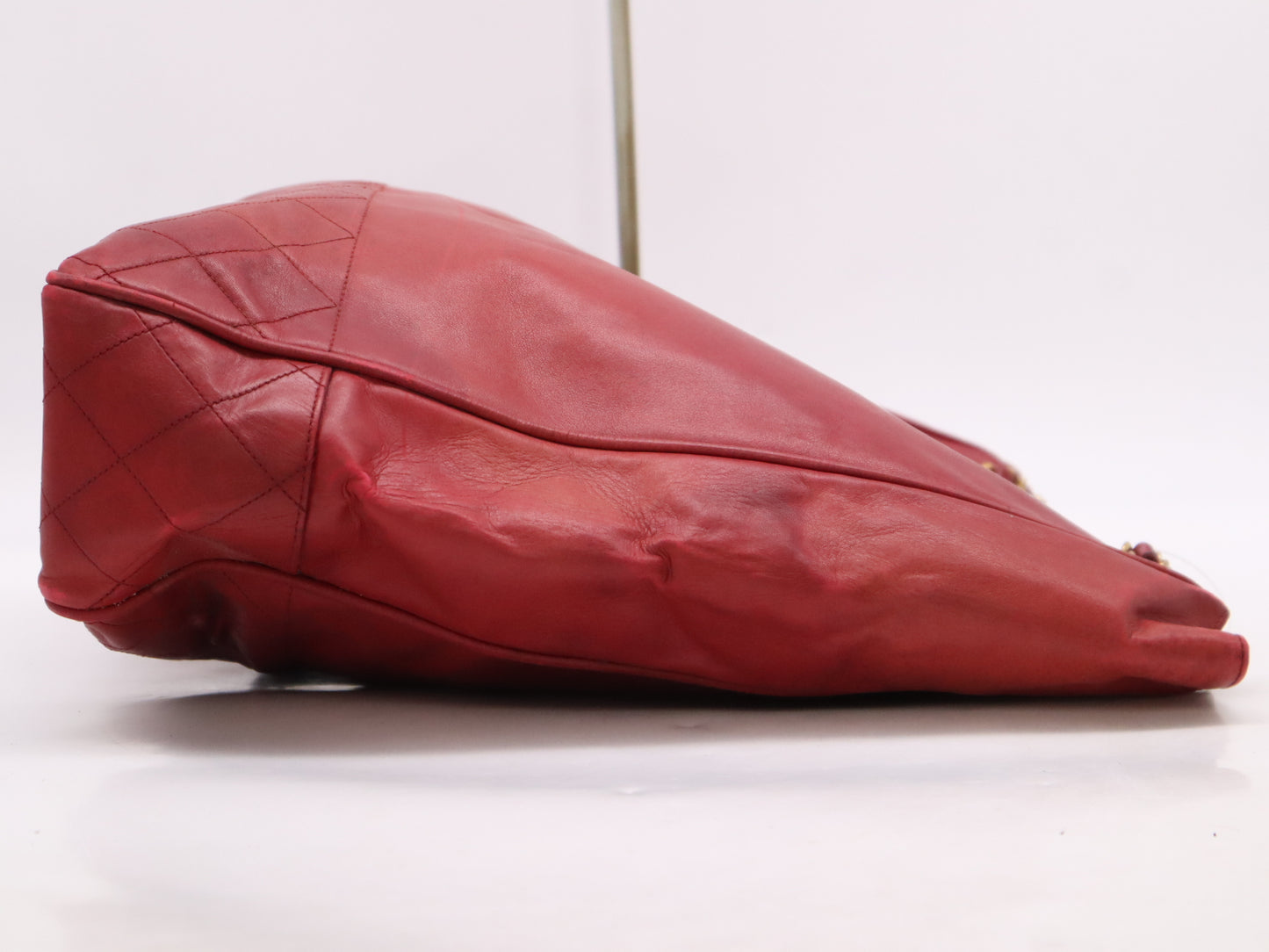 CHANEL Lambskin Matelasse Chain Bag with GD Hardware and Red Seal 0553792 Tote Bag