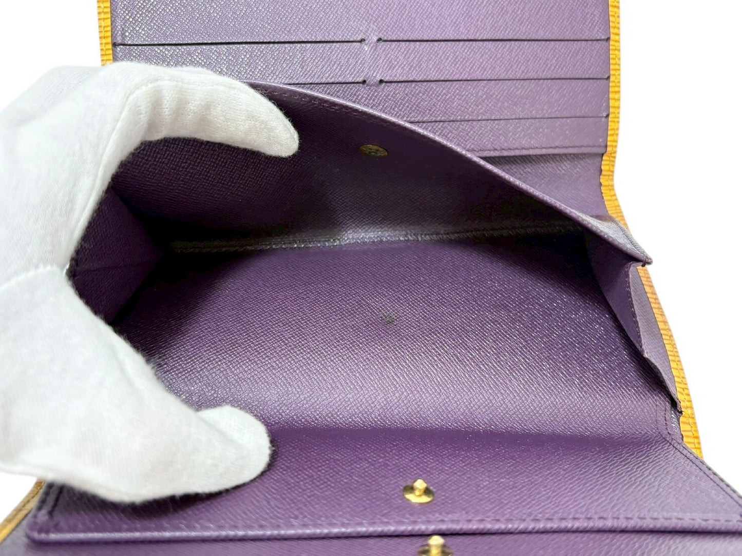 LOUIS VUITTON Epi Porte Tresor International Wallet