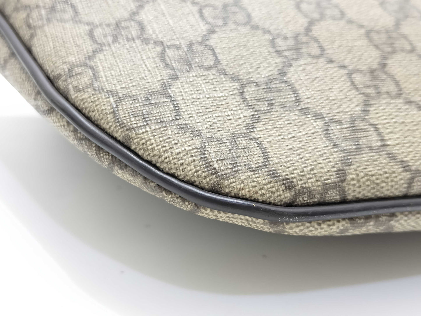 GUCCI GG Supreme Body Bag 211110 Ivory x Brown Waist Bag