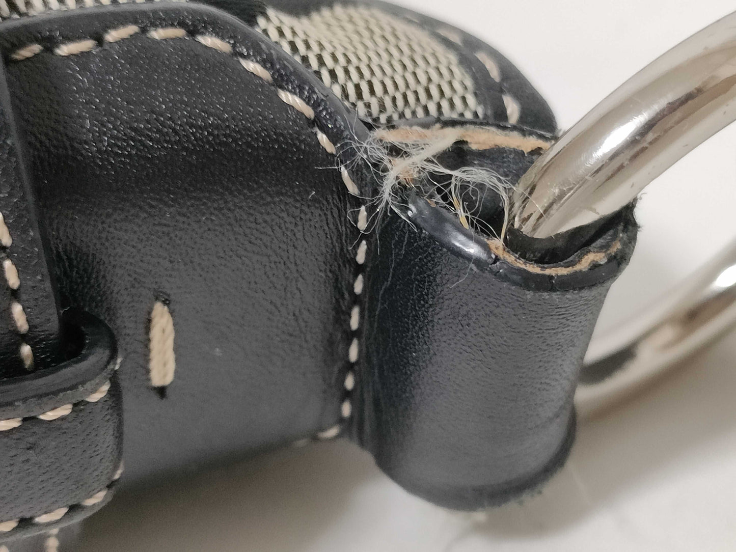 COACH Signature One-Shoulder Bag Shoulder Bag