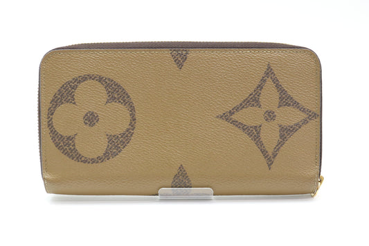 LOUIS VUITTON Monogram Giant Reverse Zippy Wallet