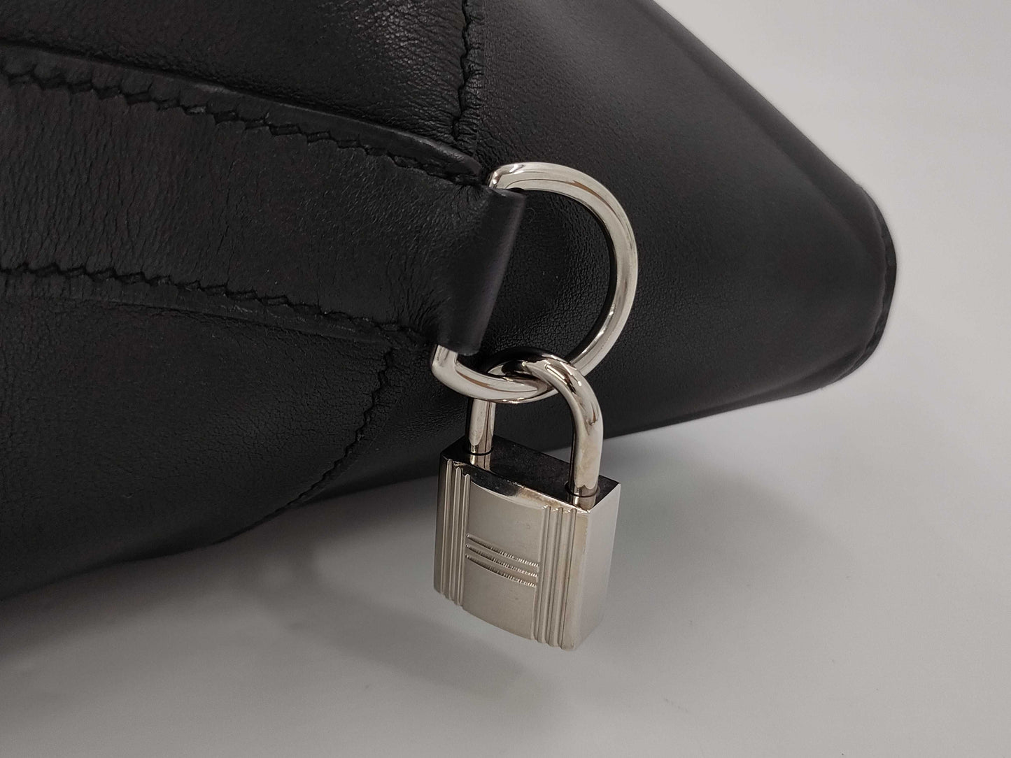 HERMES Toolbox 20 Black Handbag